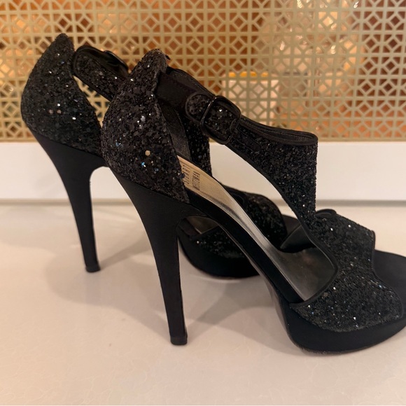 Stuart Weitzman Black Glitter Peep-Toe High Heels! EUC! Size 7 - Picture 2 of 9